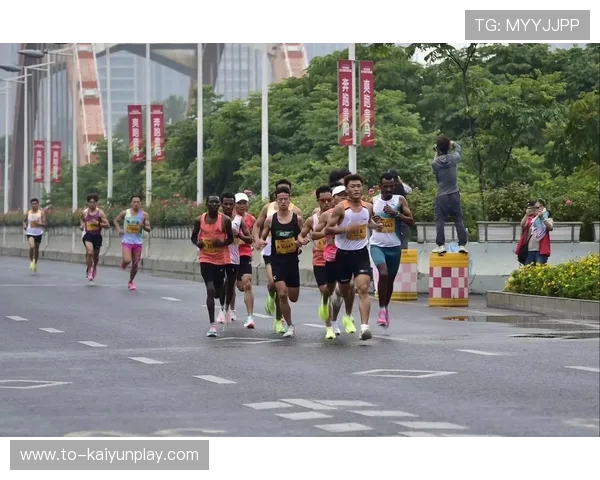长跑运动的科学原理与训练方法探究如何提升耐力与速度的全面策略 长跑运动的科学原理与训练方法探究如何提升耐力与速度的全面策略